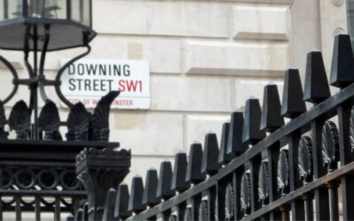 UK Investors Rush to Tax-Free Gold as Budget Fears Intensify